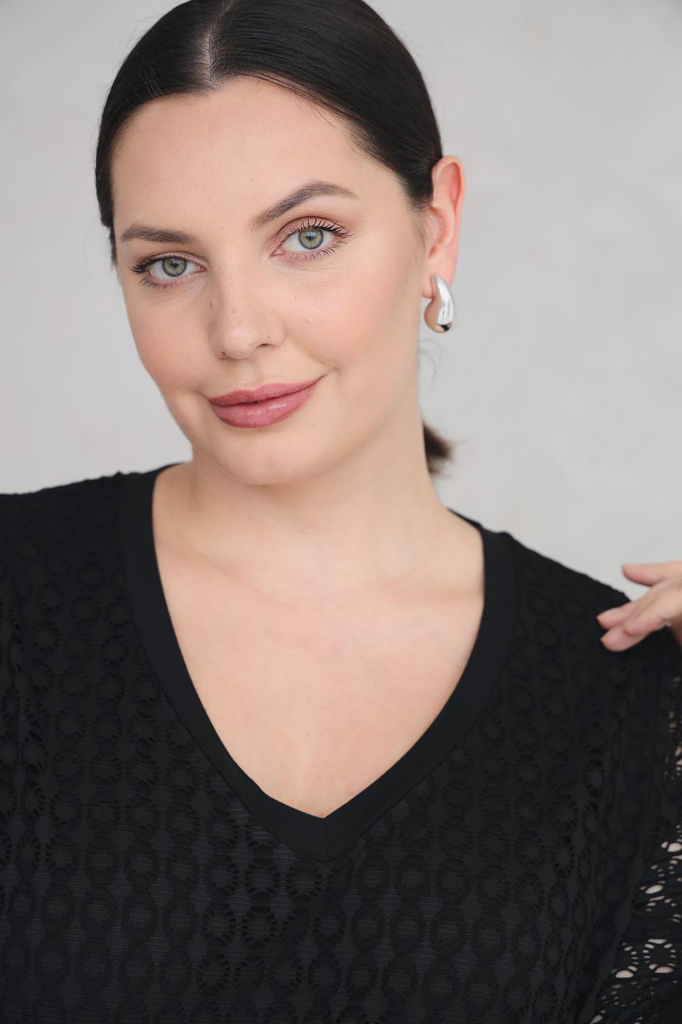 Блуза Via Appia чёрная с кружевом