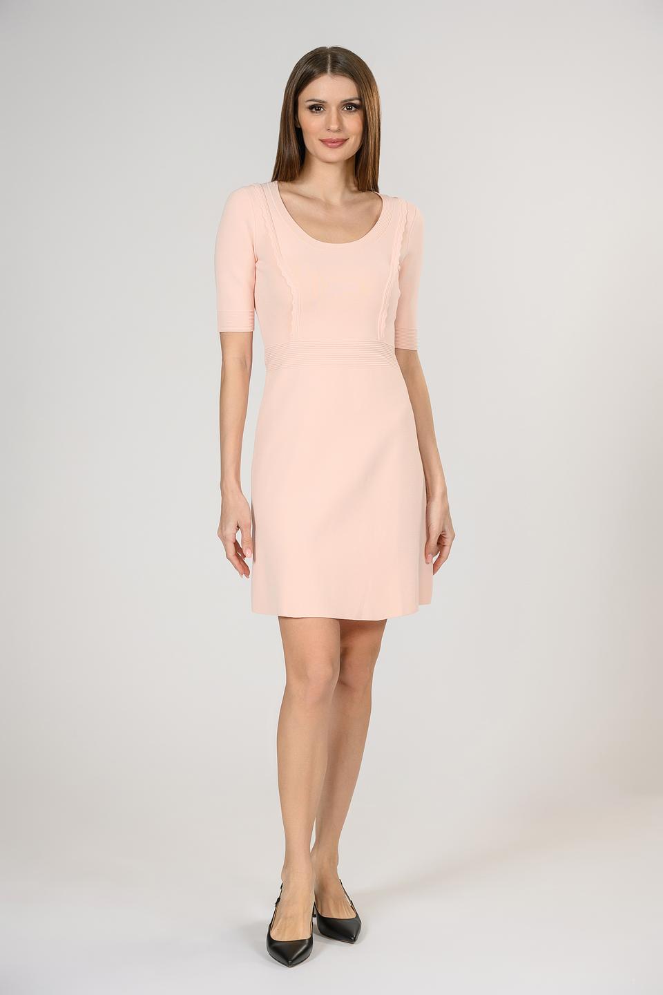 Платье Marciano приталенное розовое