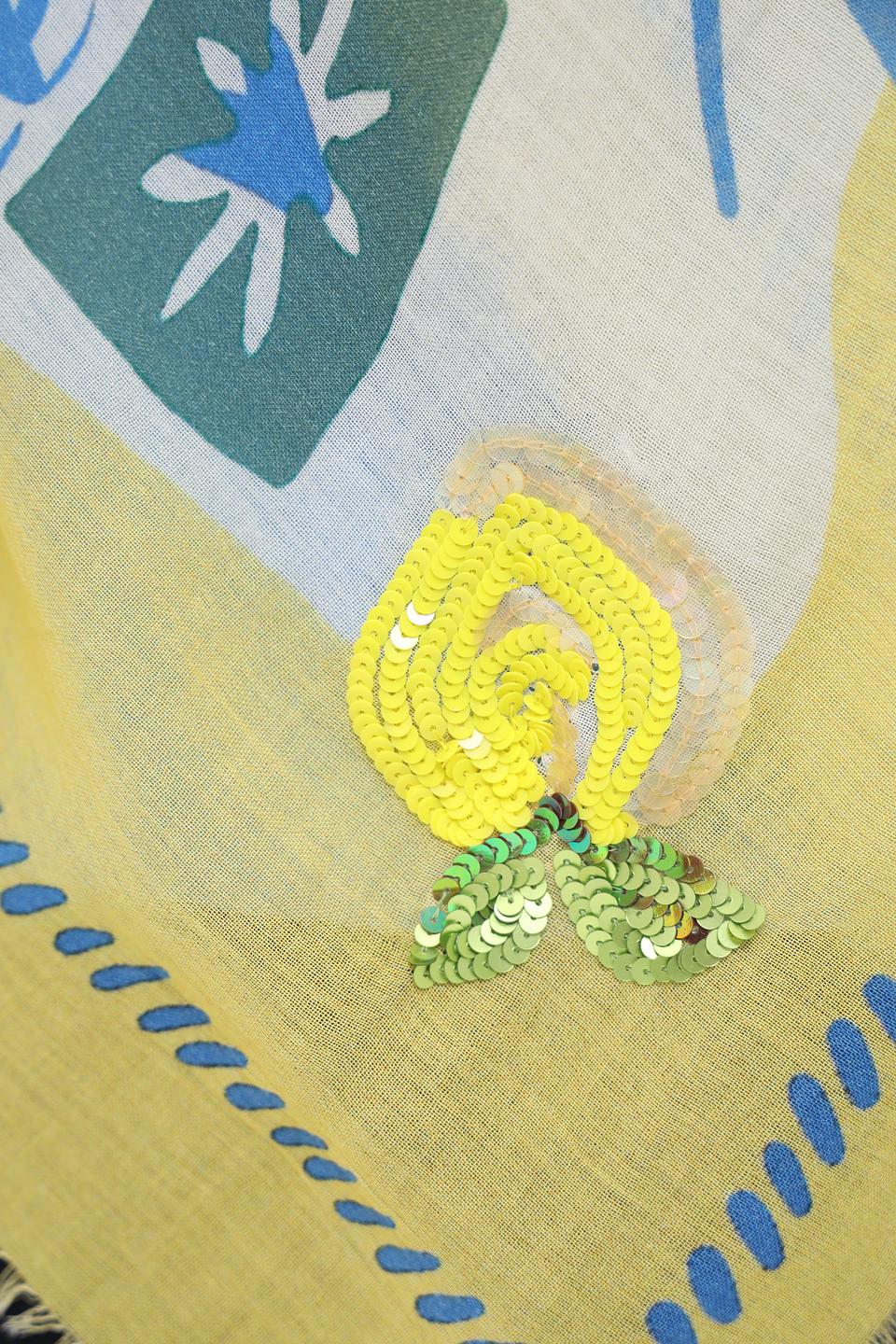 Платок Oui с вышивкой жёлтый