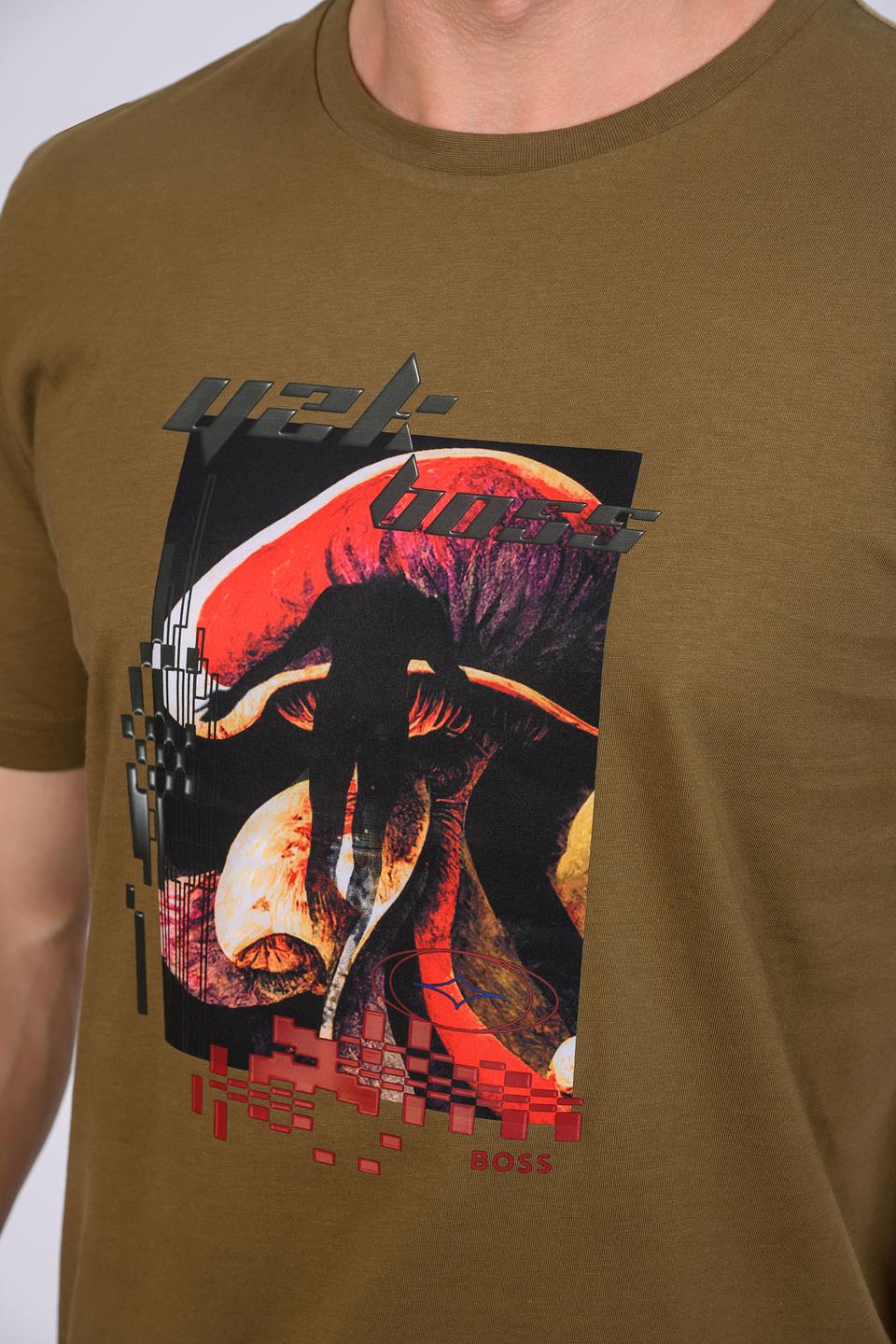 Футболка Boss Orange с принтом хаки
