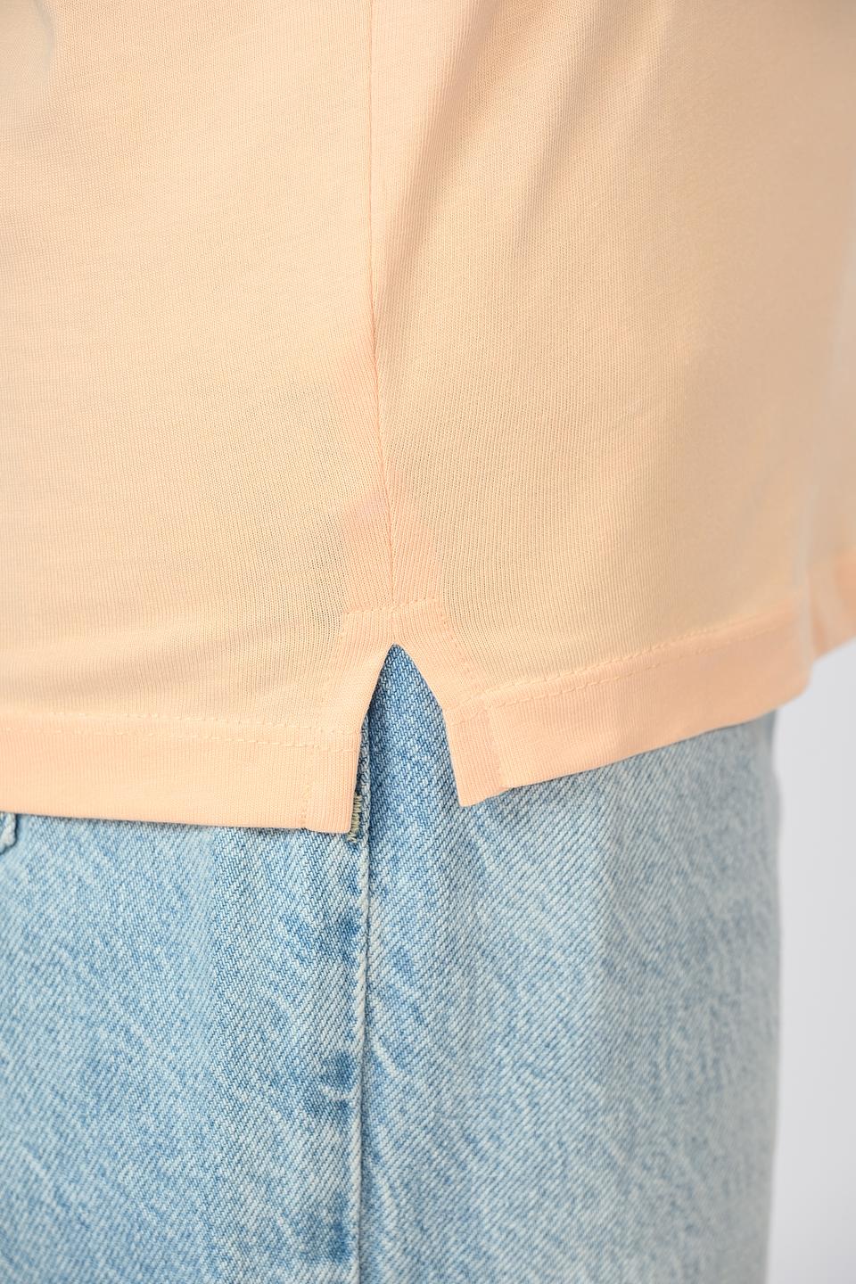 Футболка Guess с принтом персиковый