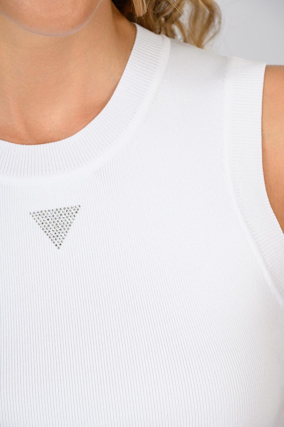 Топ Guess с логотипом