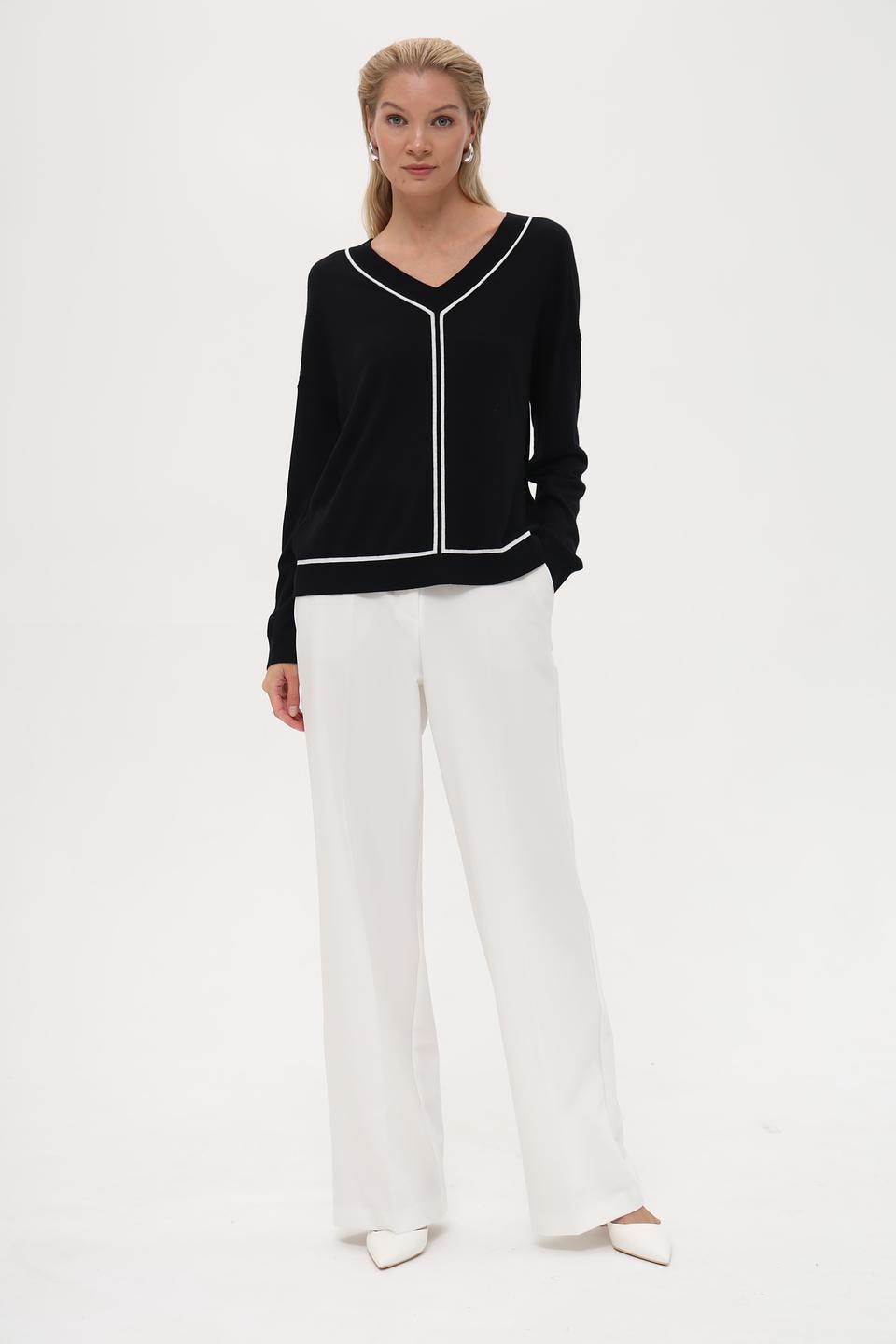 Пуловер Marc Cain с V-образным вырезом чёрный