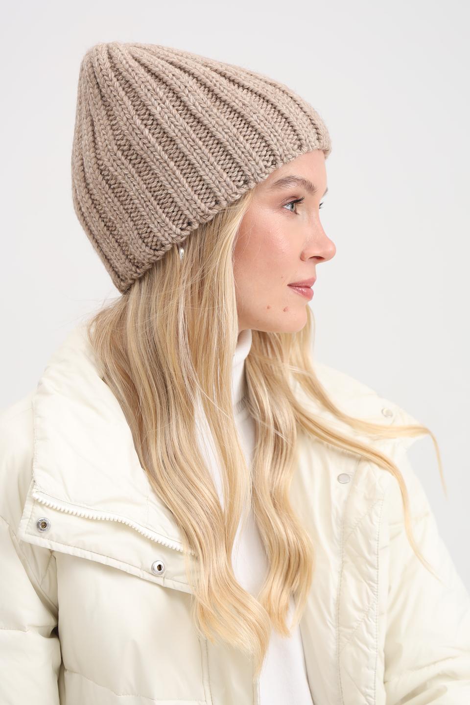 Шапка Adel вязаная бежевая