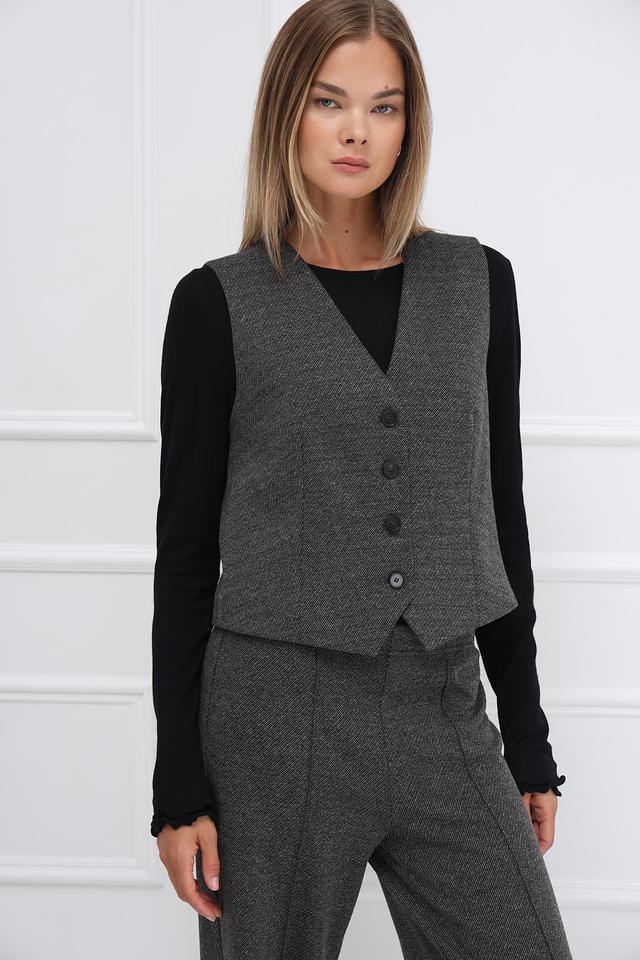 Жилет Oui женский серый в клетку