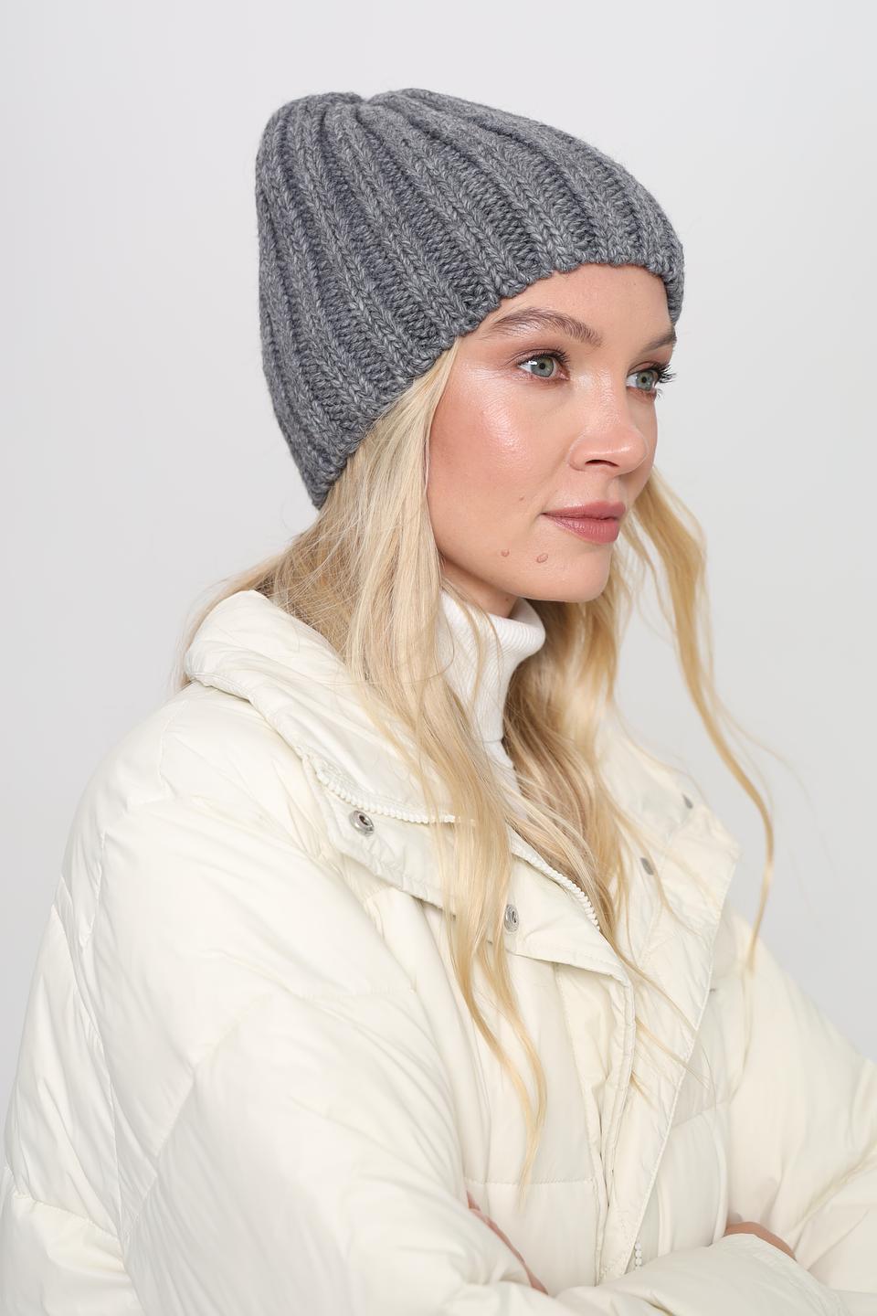 Шапка Adel вязаная серая