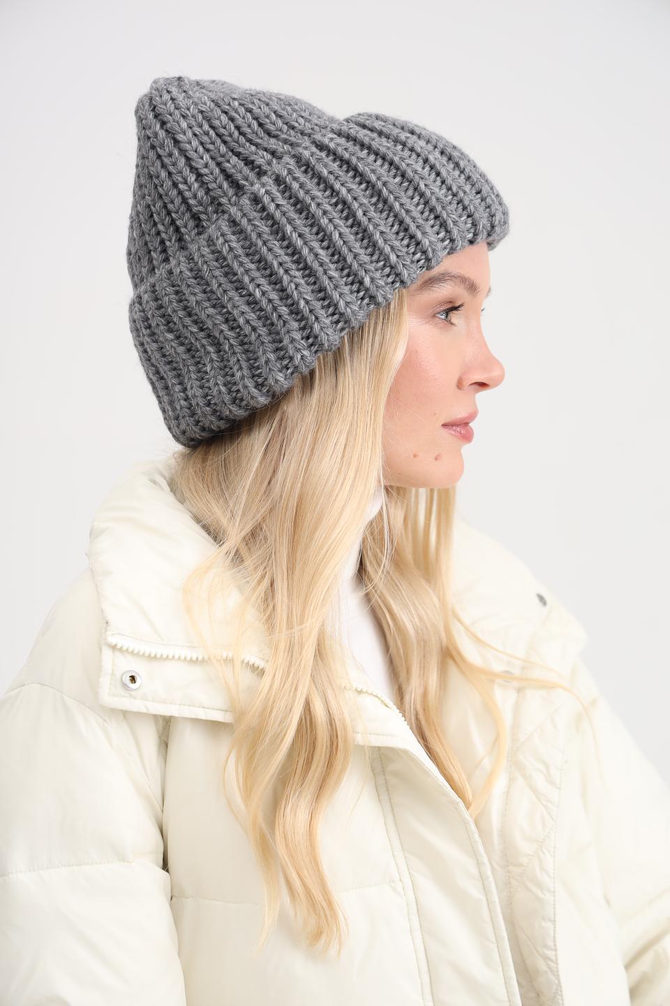 Шапка Adel вязаная серая