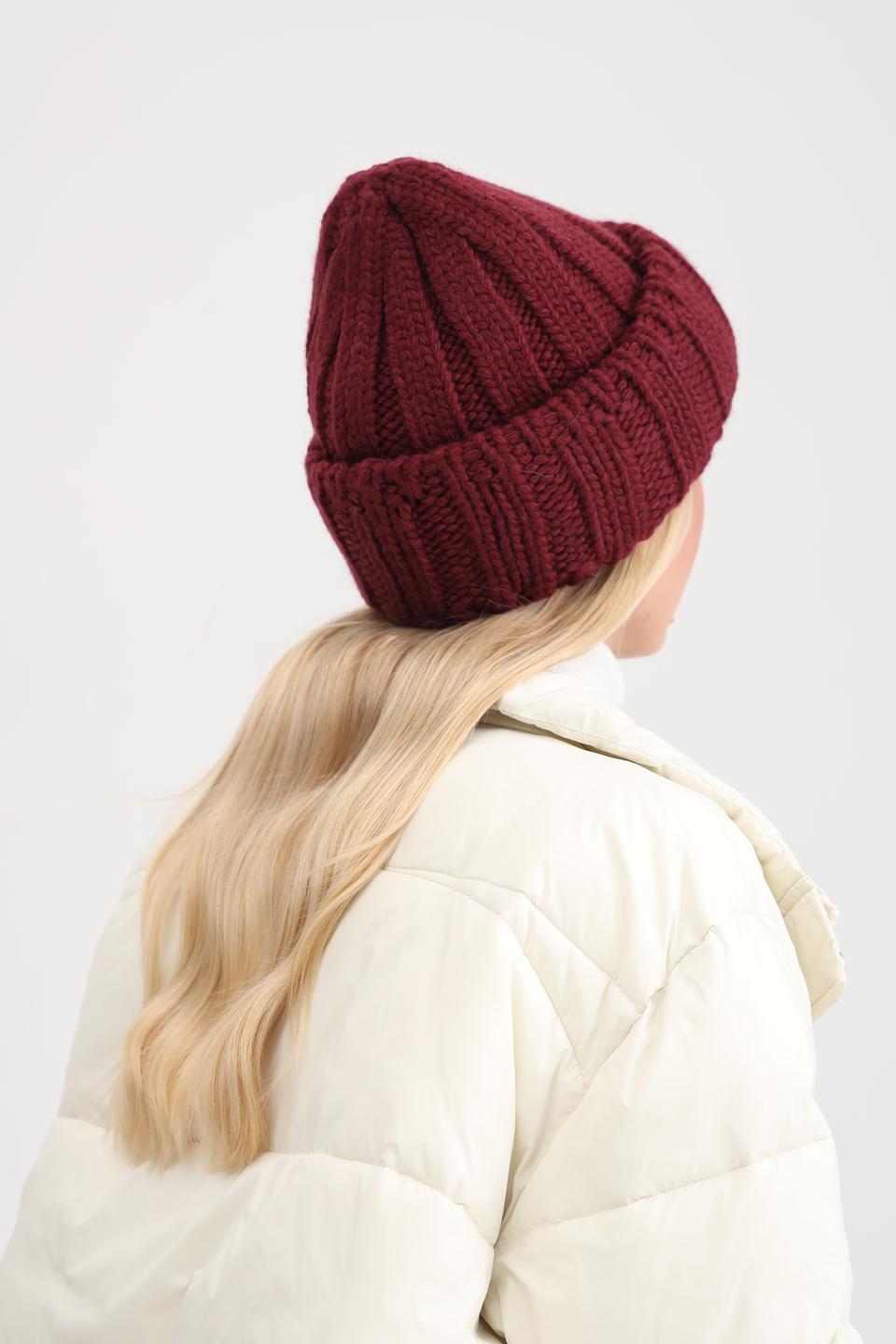 Шапка Adel вязаная бордовая
