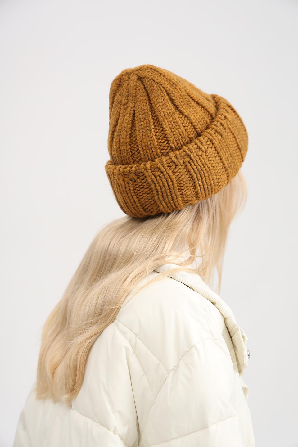 Шапка Adel вязаная горчичная