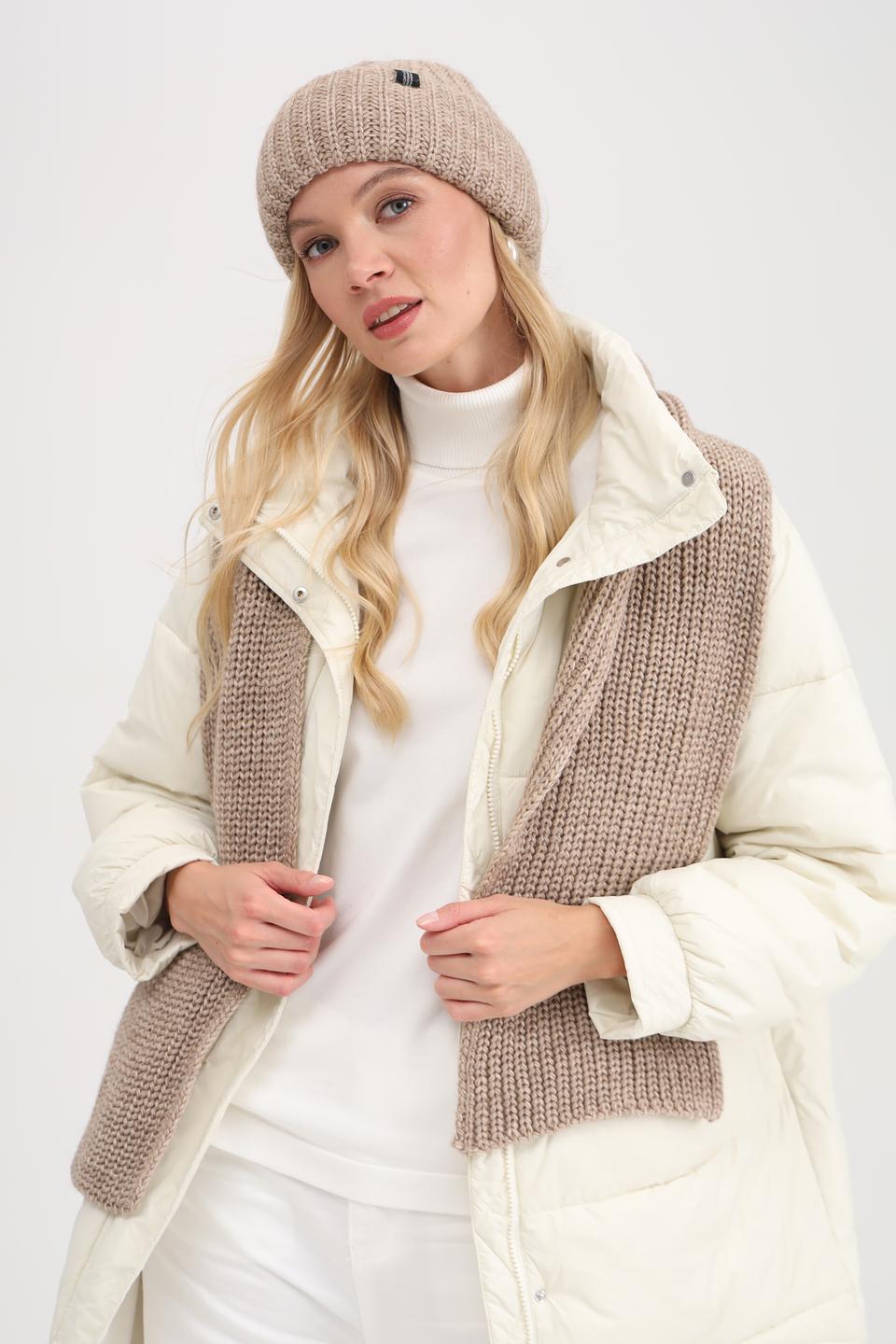 Шапка Adel вязаная бежевая
