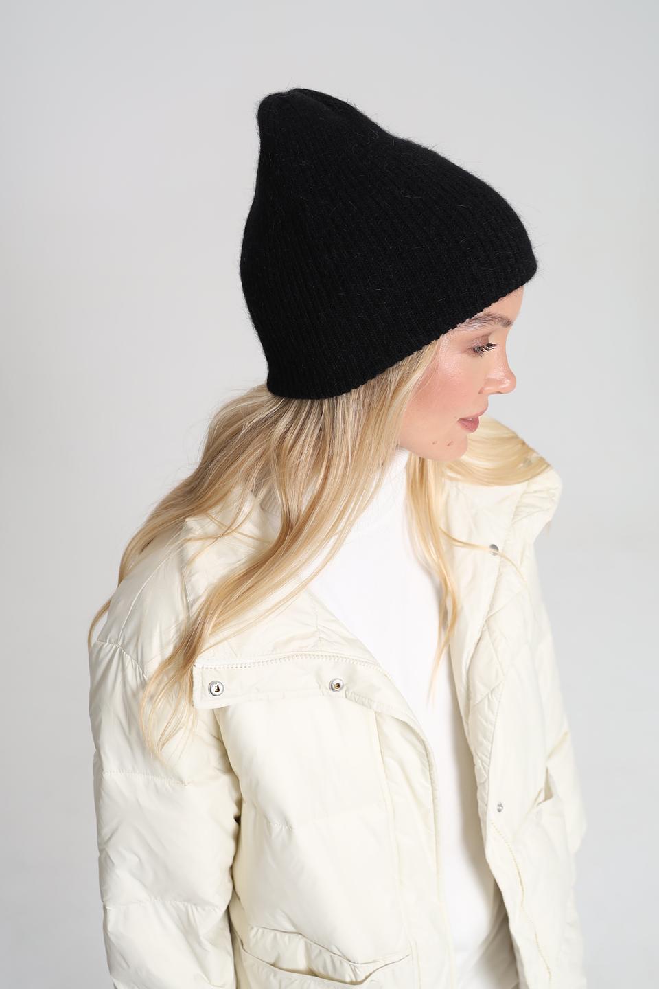 Шапка Adel чёрная вязаная