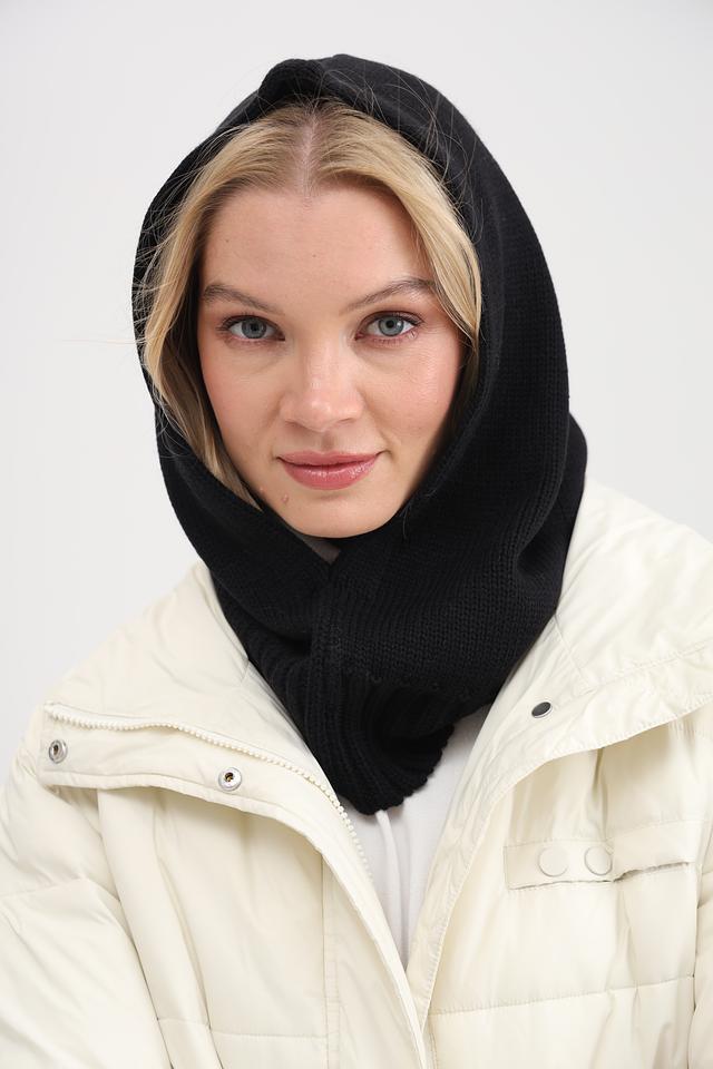 Шапка Adel чёрная вязаная