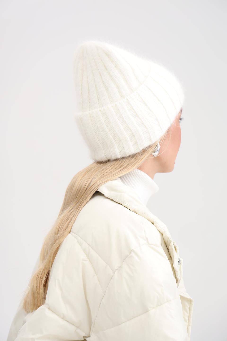 Шапка Adel женская белая