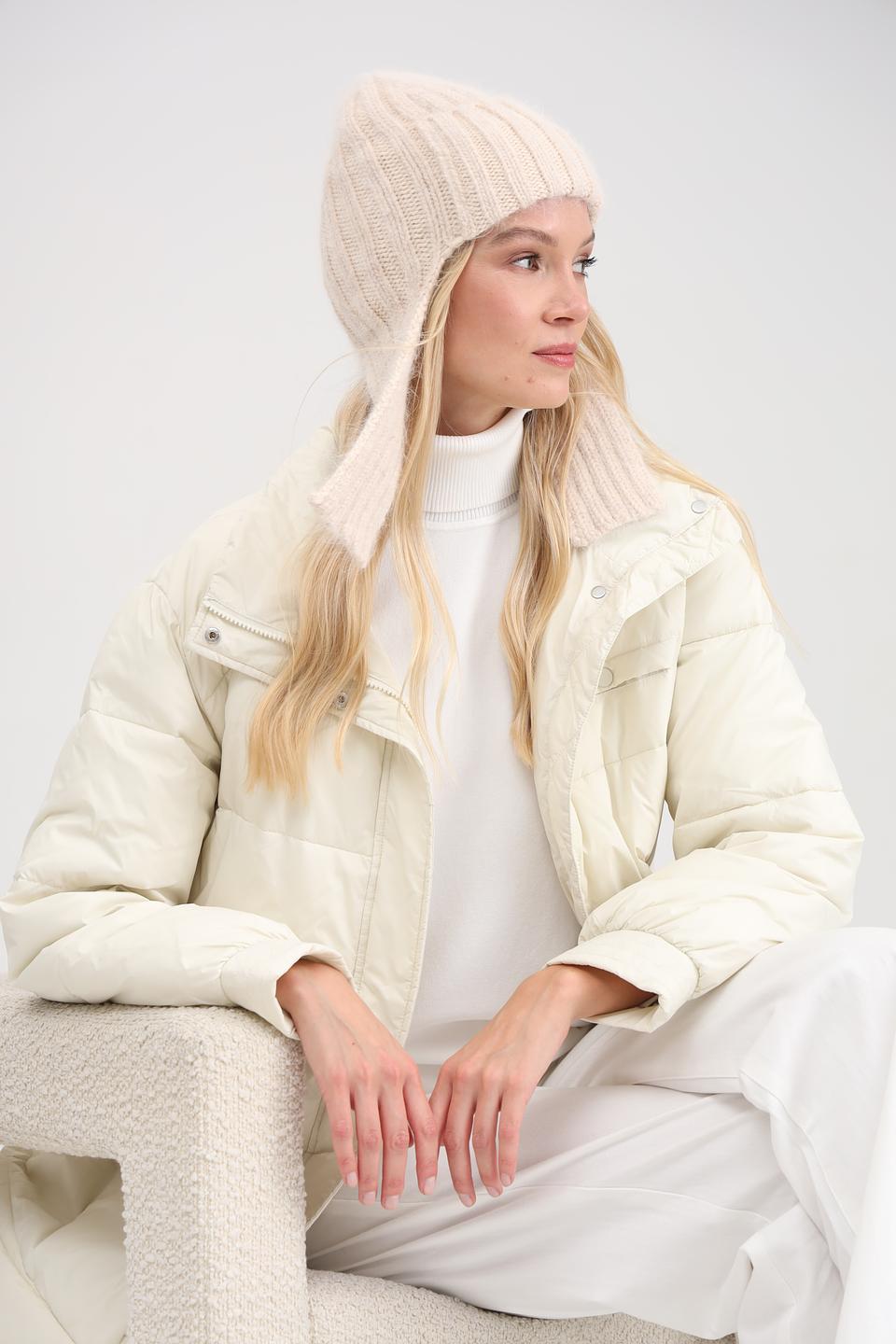 Шапка Adel с ушами бежевая