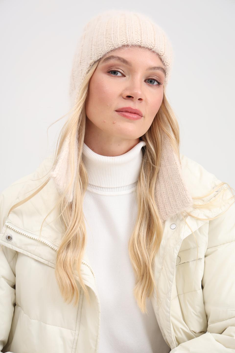 Шапка Adel с ушами бежевая