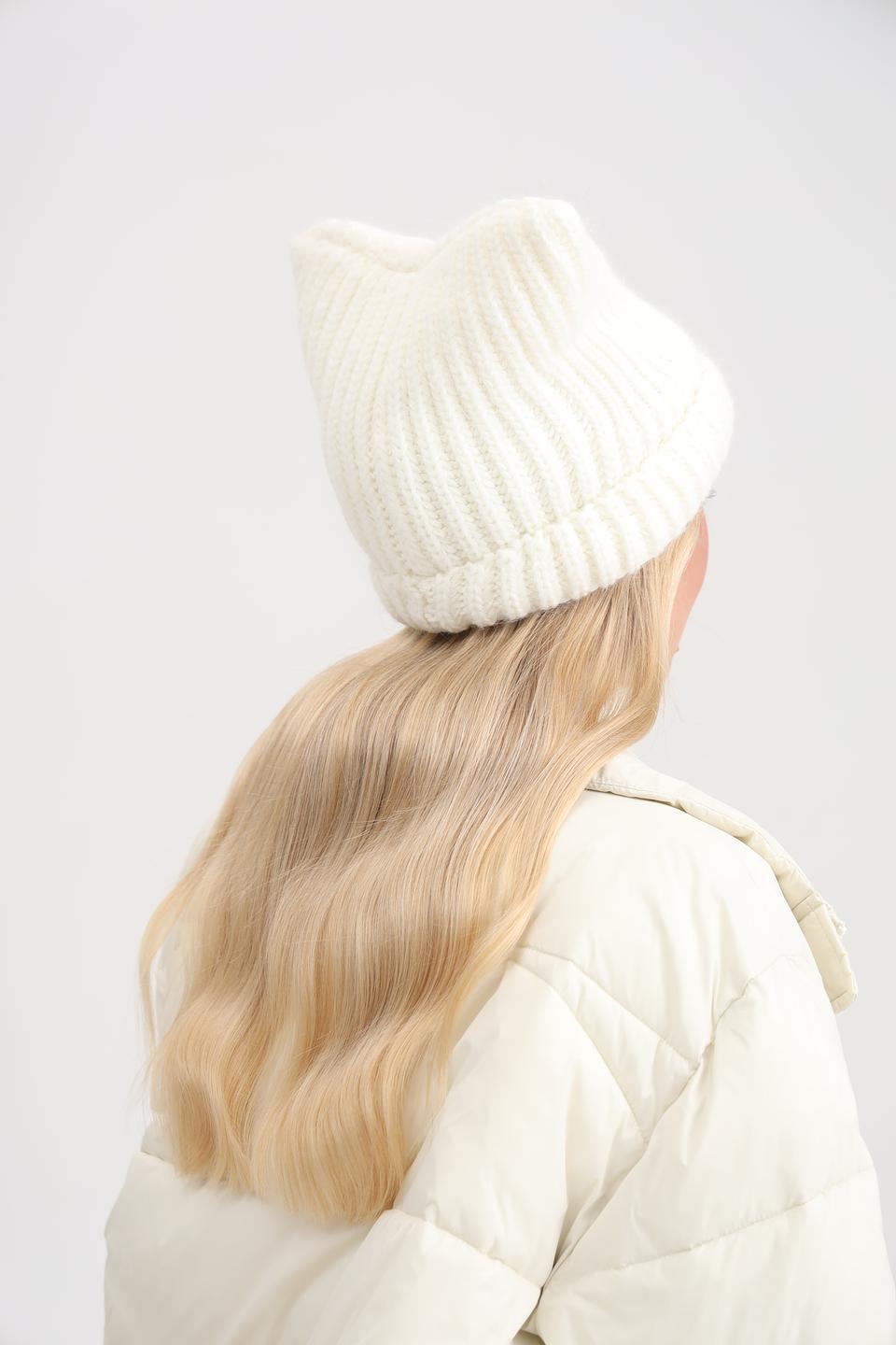 Шапка Adel вязаная белая