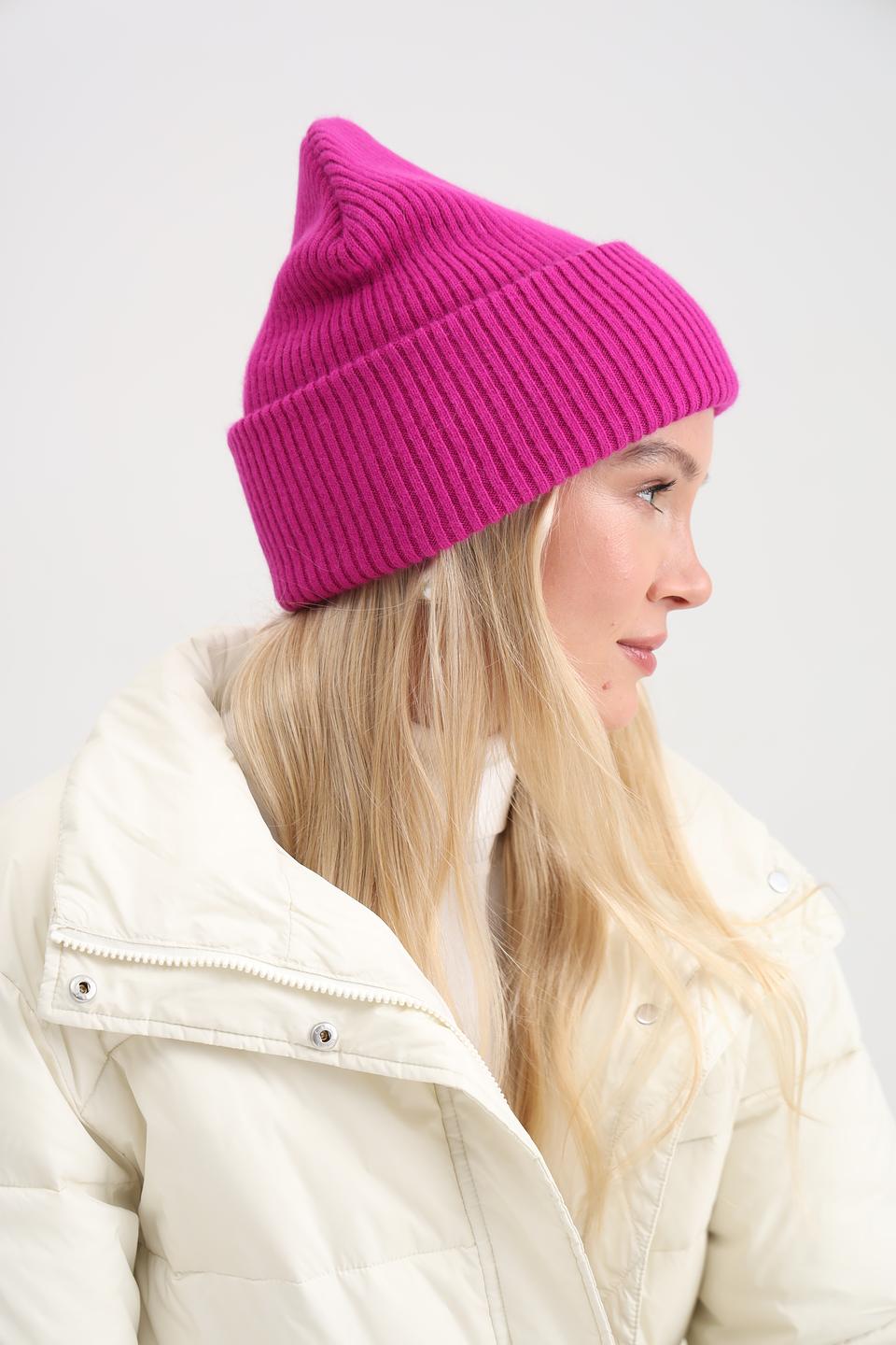 Шапка Adel вязаная фуксия