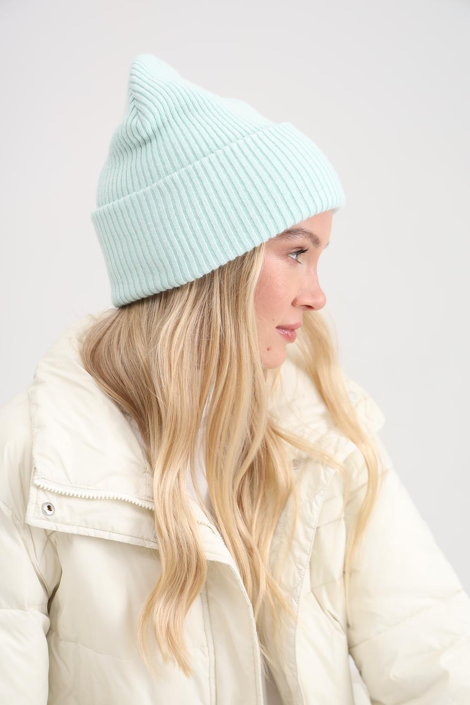 Шапка Adel вязаная мятная