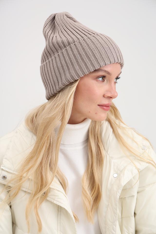 Шапка Adel вязаная бежевая