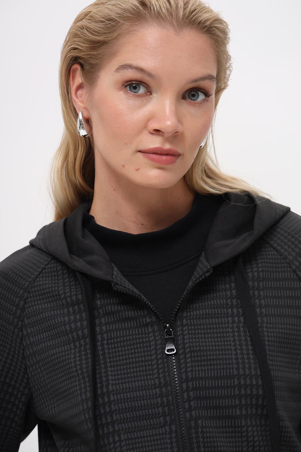 Толстовка Pezzo в клетку с белыми полосами