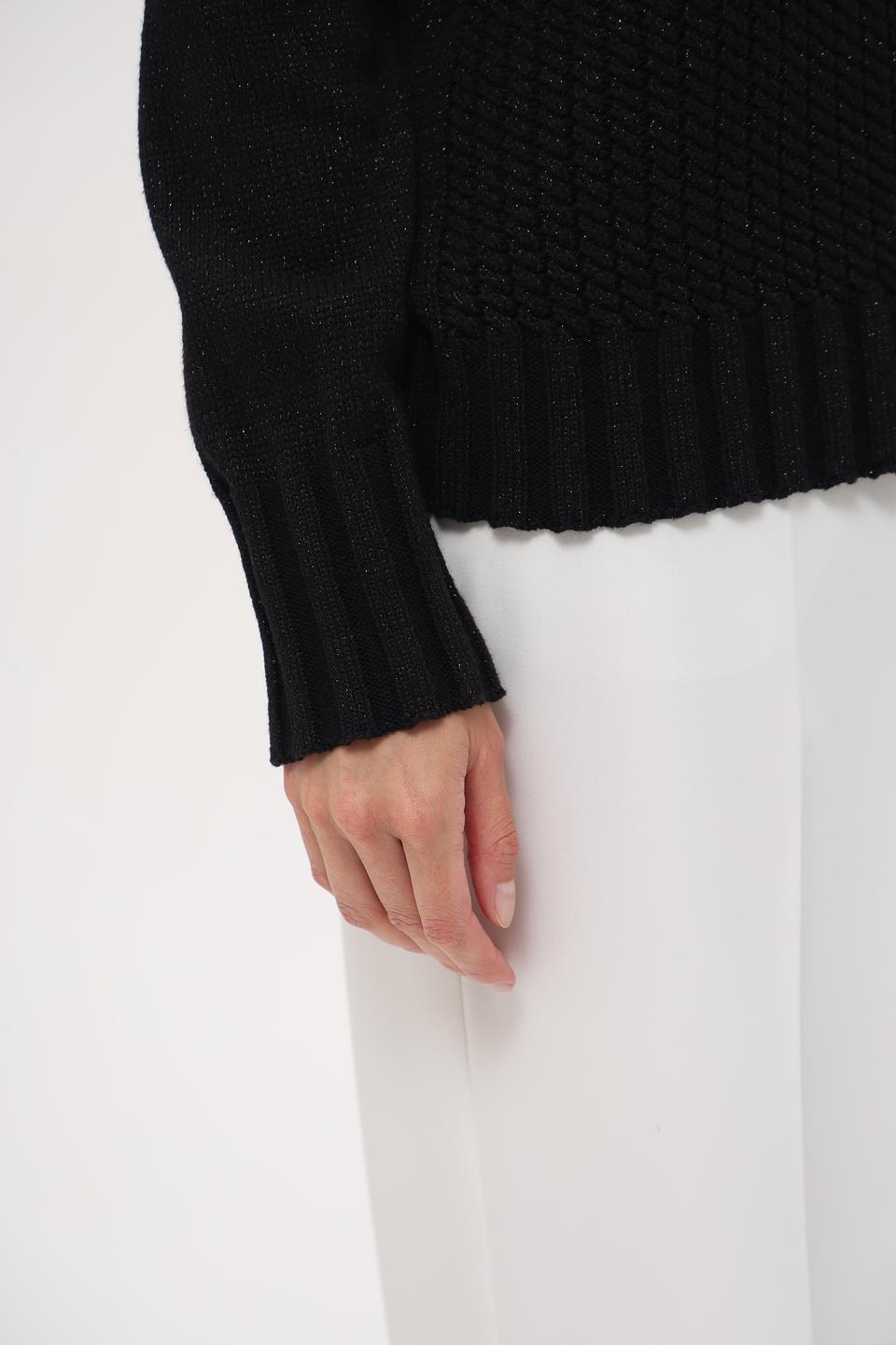 Водолазка Pezzo чёрная с косами