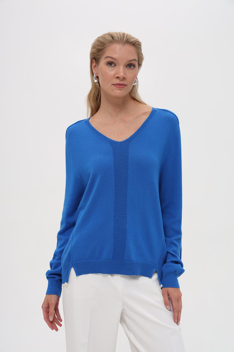 Пуловер Pezzo с V-образным вырезом