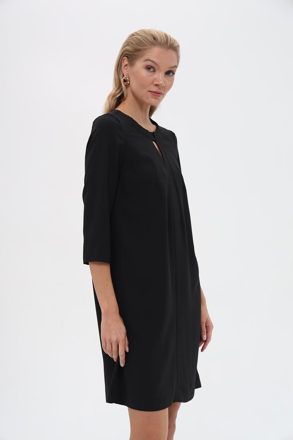 Платье Pezzo чёрное с вырезом