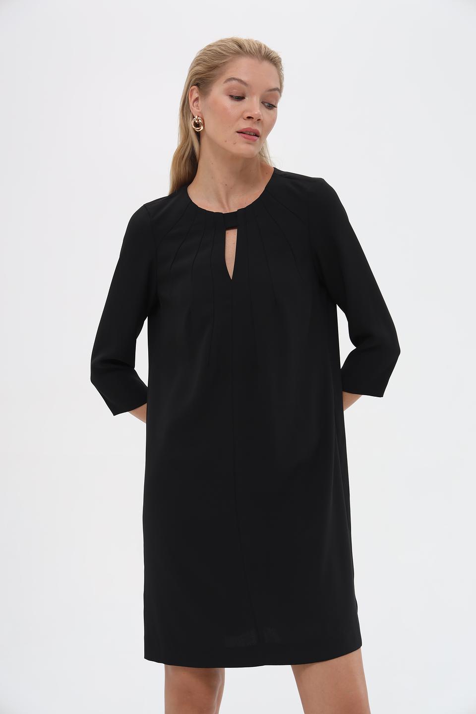 Платье Pezzo чёрное с вырезом