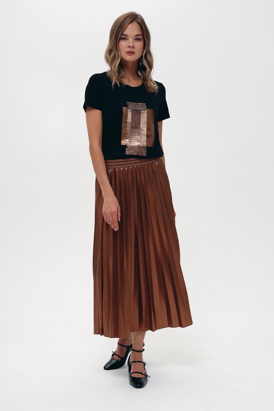 Футболка More and More с принтом чёрная