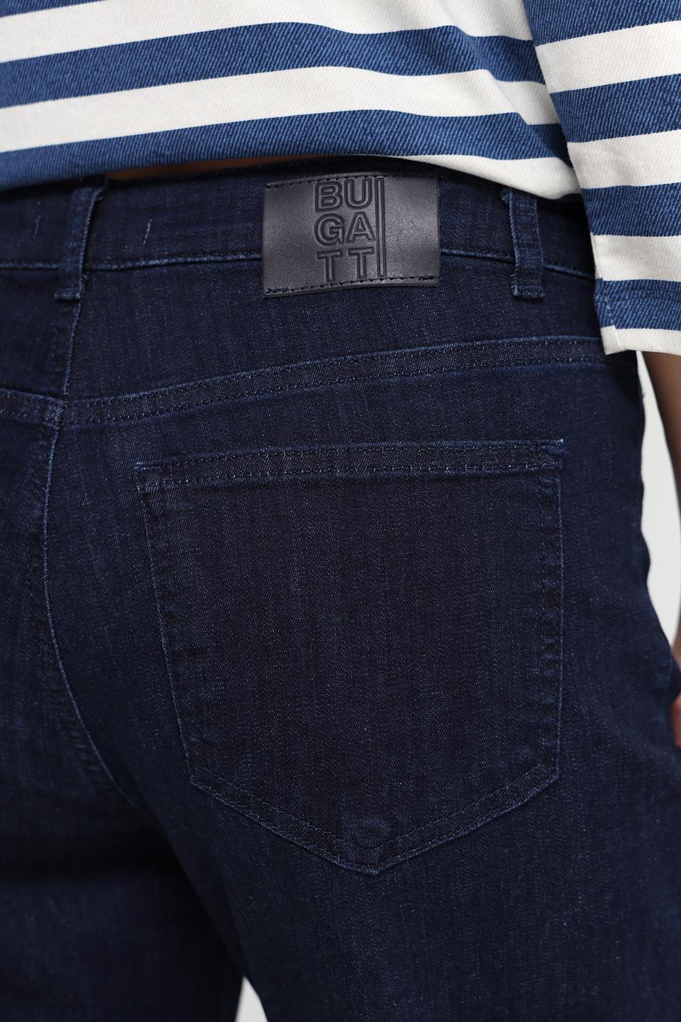 Джинсы Bugatti классического кроя