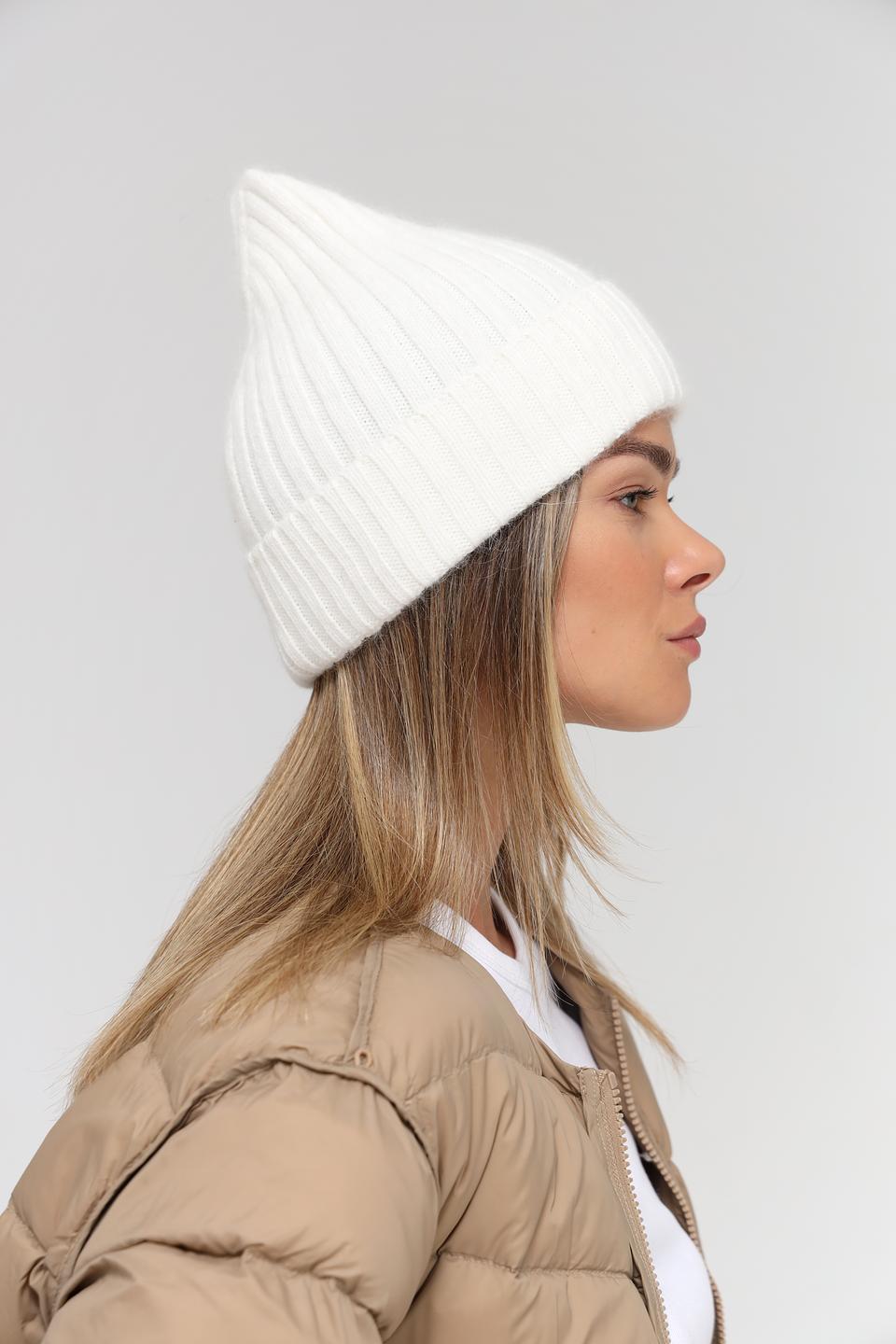 Шапка Marhatter вязаная белая