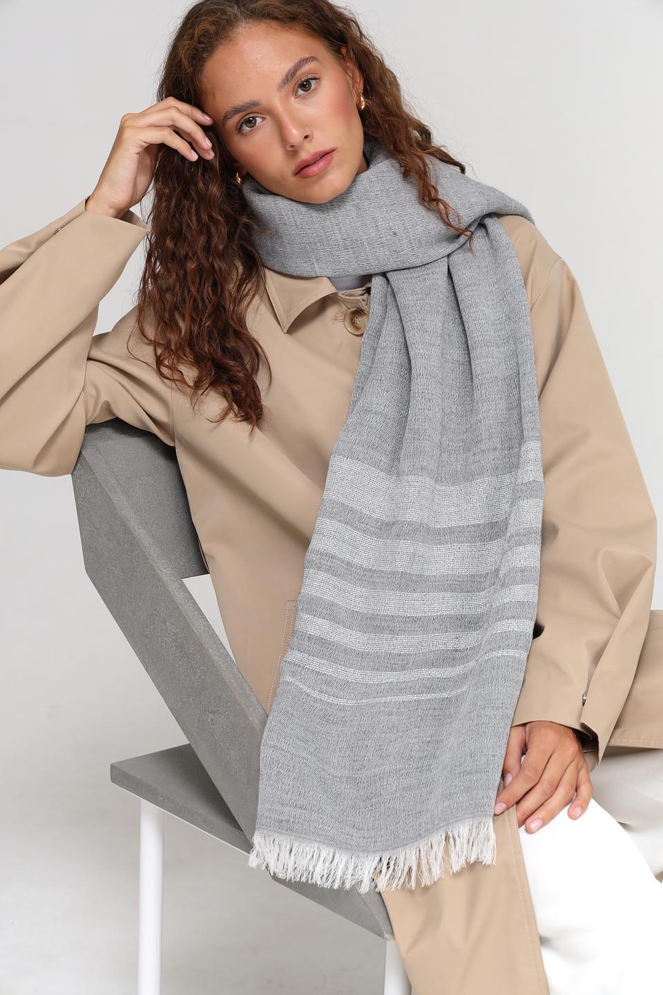 Шарф Marc Aurel в полоску серый