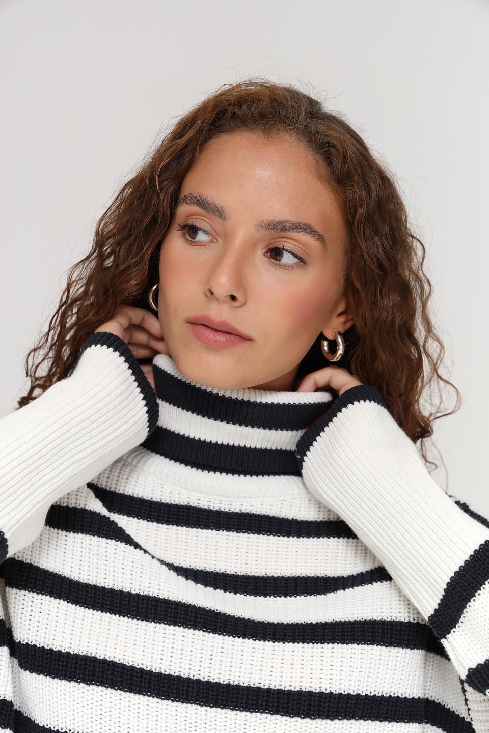 Пуловер Monari в полоску