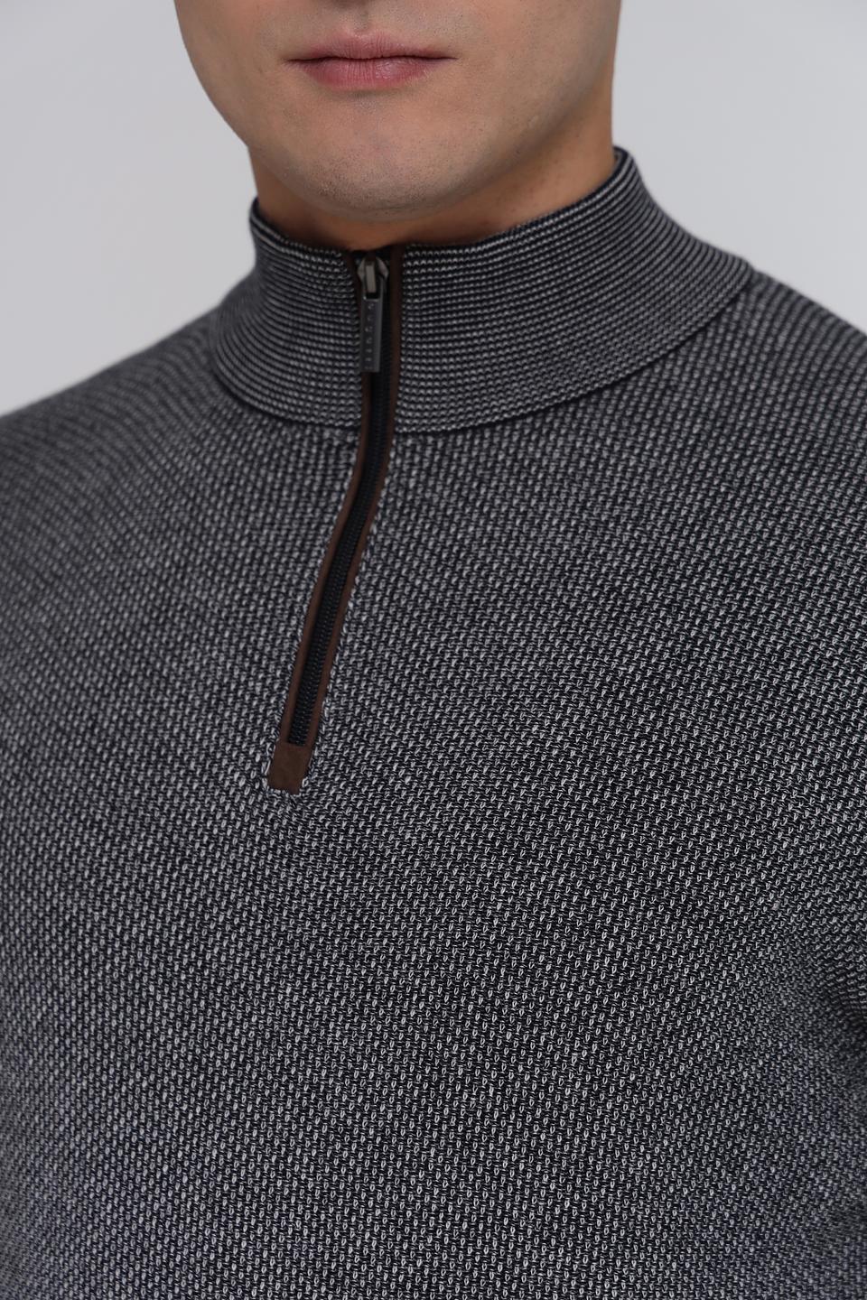 Джемпер Bugatti с воротом