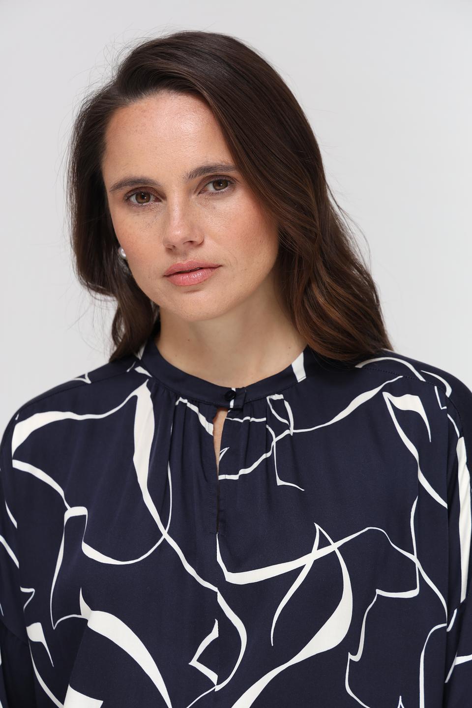 Блуза Bugatti с абстрактным рисунком
