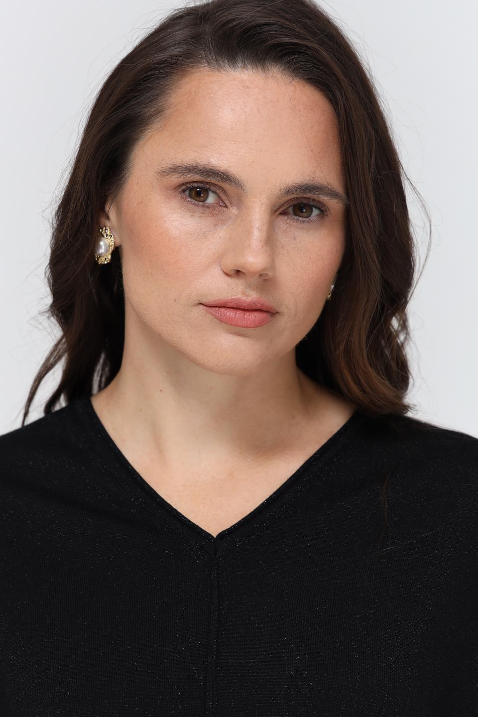 Пуловер Lecomte чёрный с V-образным вырезом