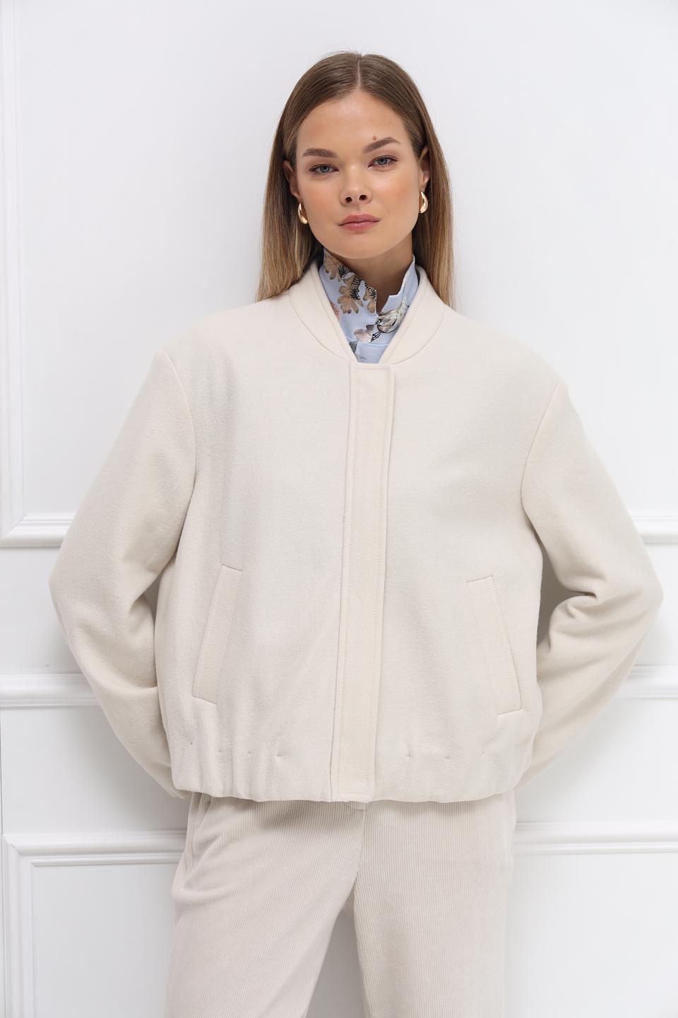 Жакет Marc Cain в стиле бомбер бежевый