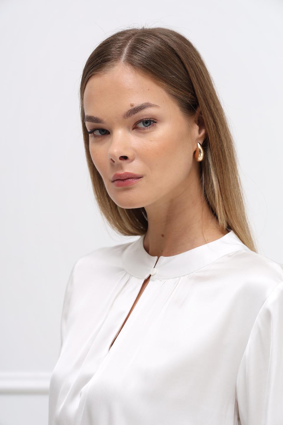 Блуза Gerry Weber белая с вырезом