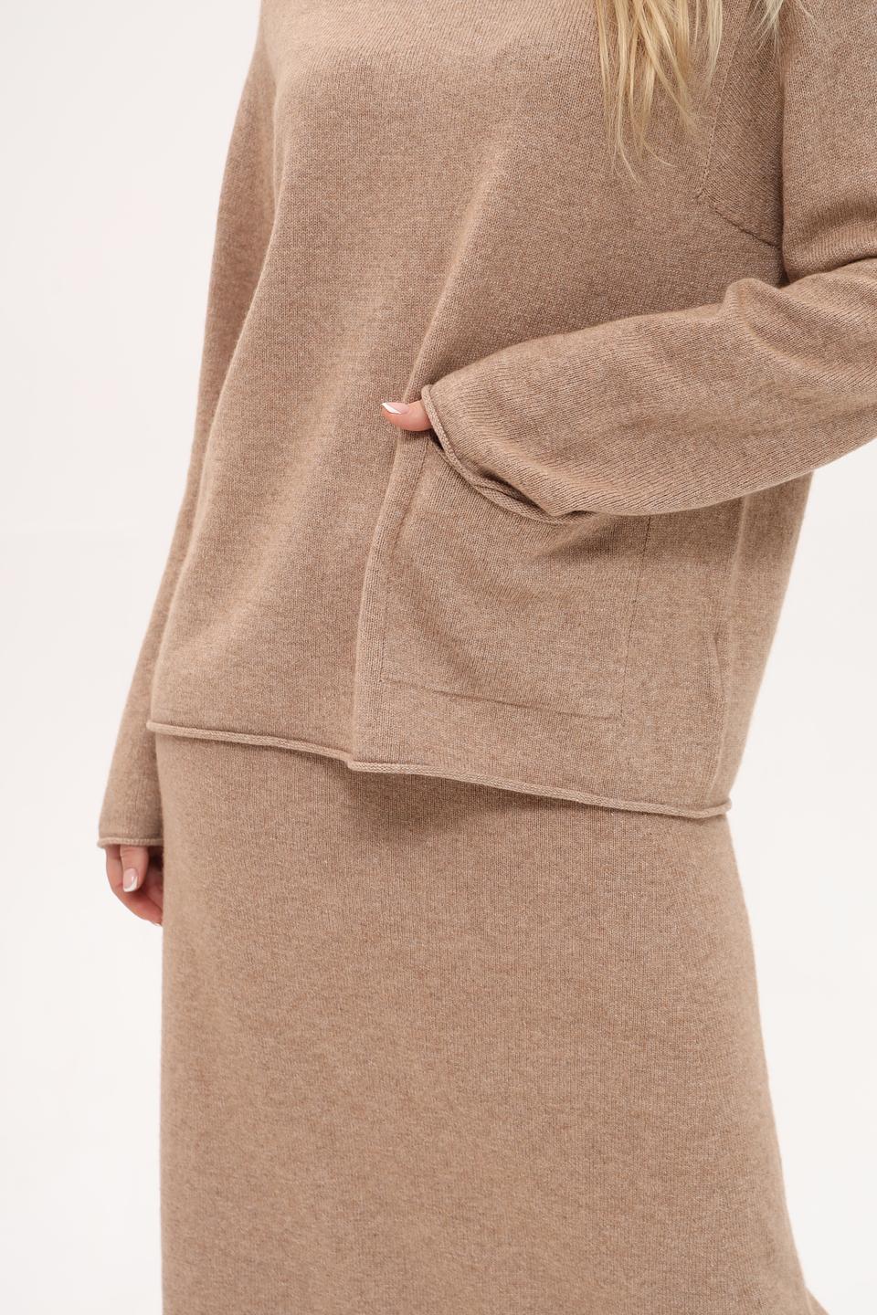 Пуловер Oui бежевый с карманом