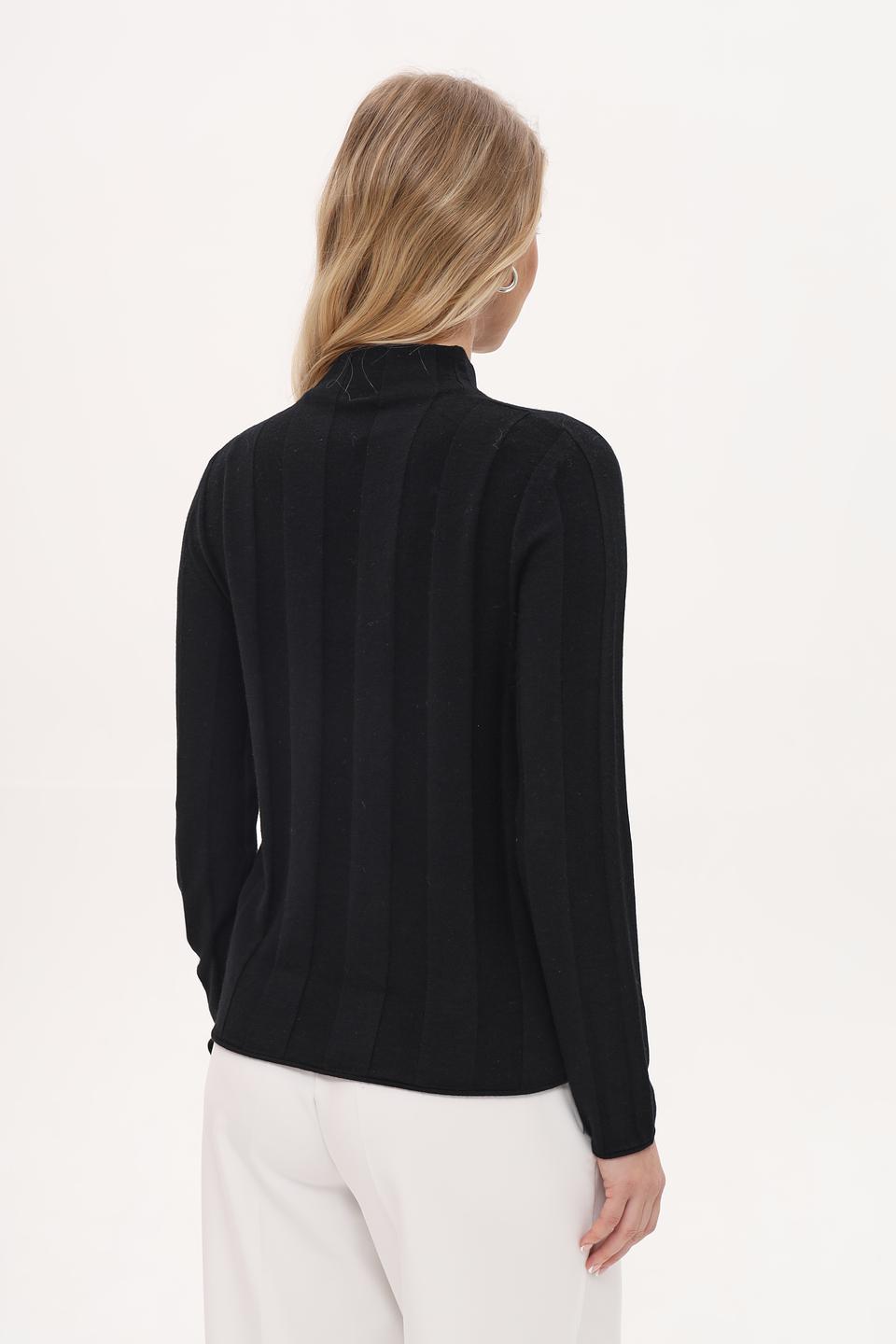 Пуловер Marc Cain чёрный с вертикальной текстурой