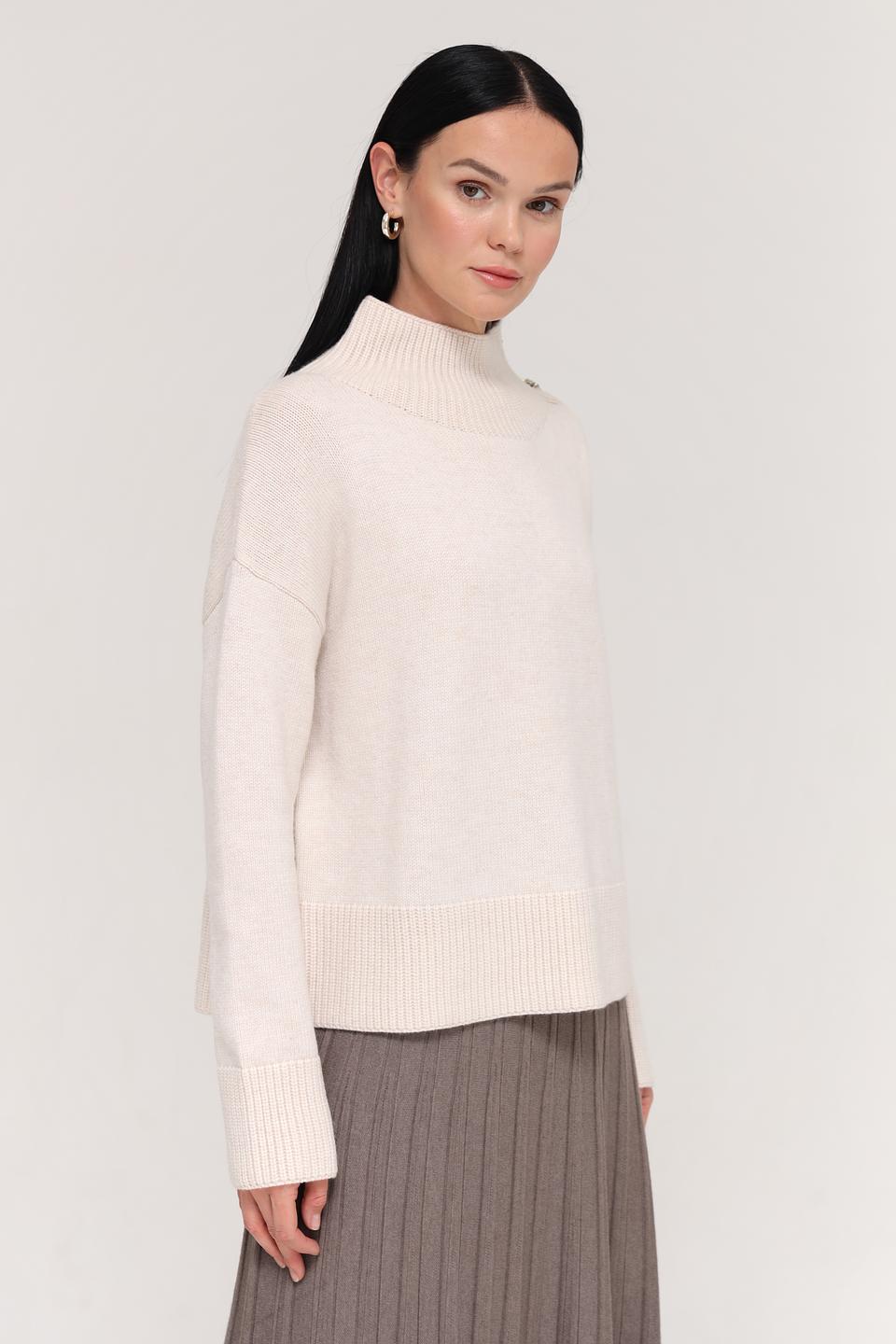 Пуловер Oui с декоративными пуговицами бежевый