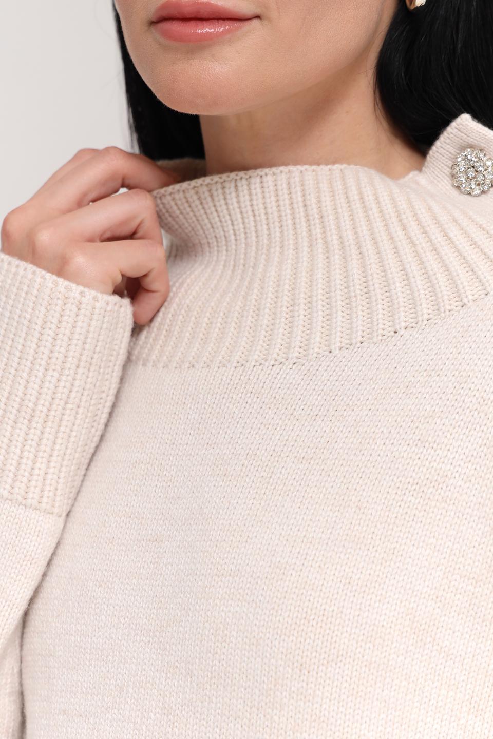 Пуловер Oui с декоративными пуговицами бежевый