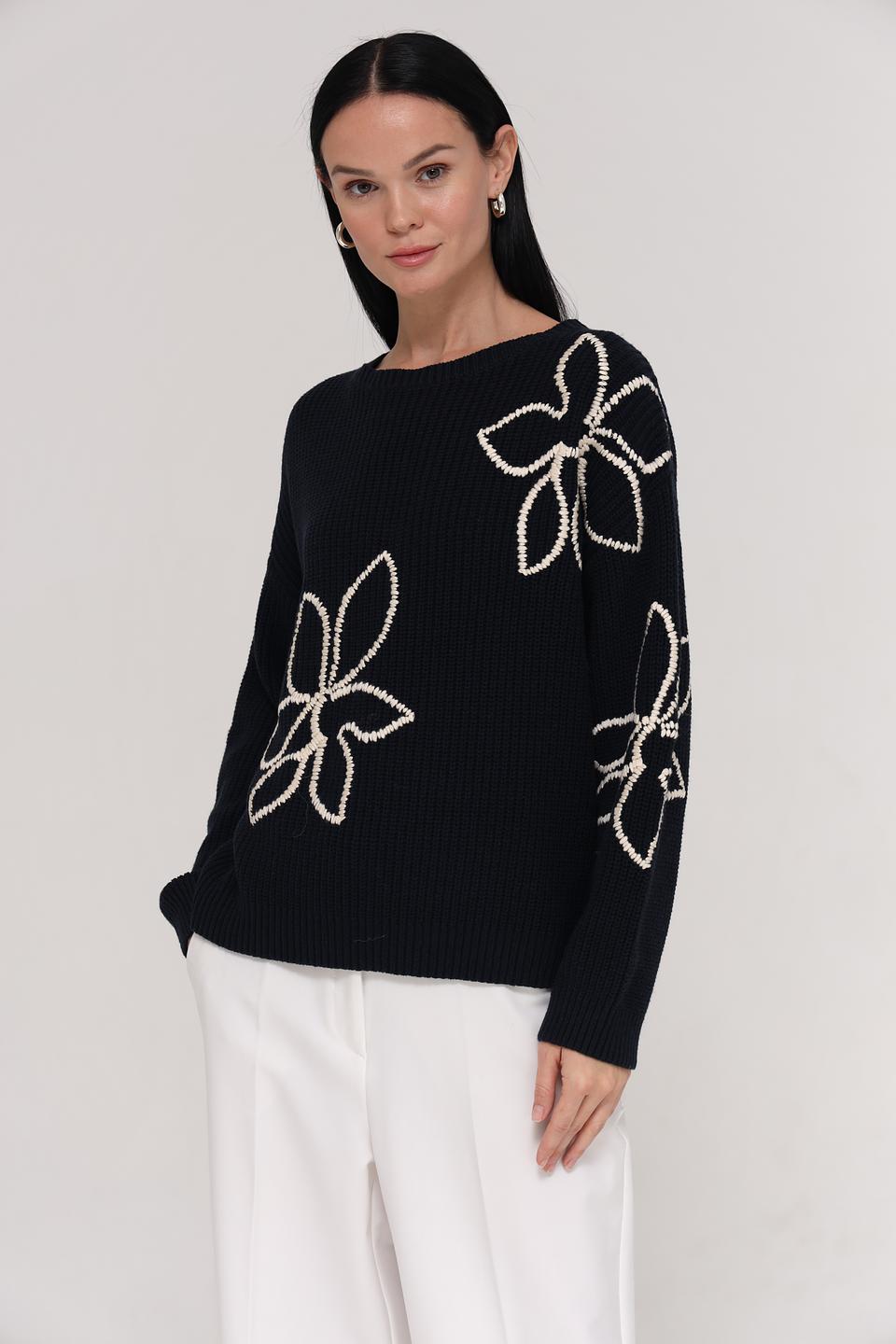 Пуловер Lecomte с цветами чёрный
