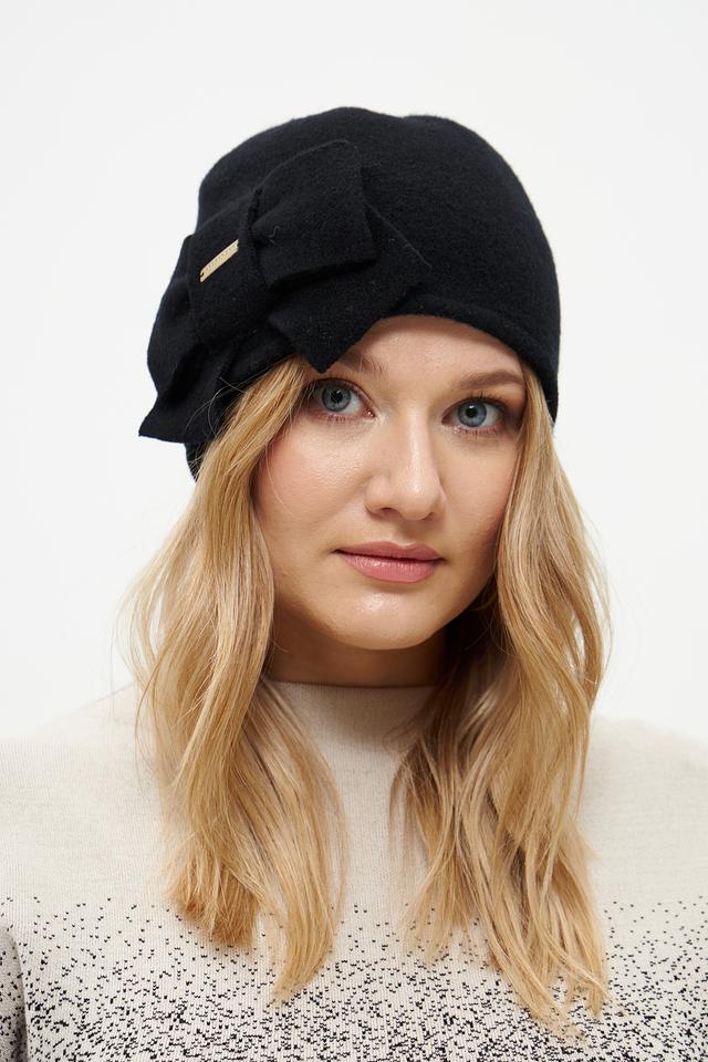 Шапка Seeberger с бантом чёрная