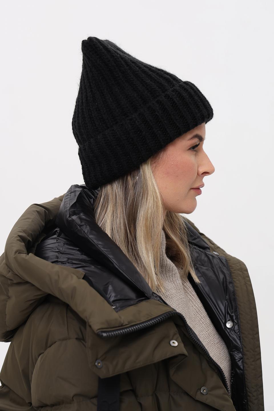 Шапка Marhatter вязаная чёрная