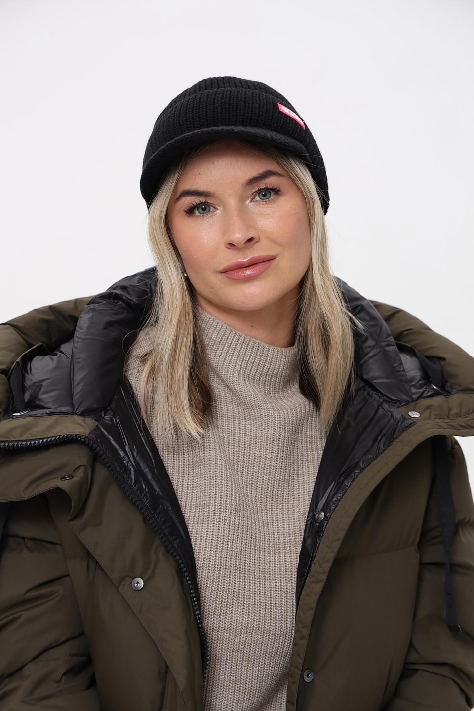 Шапка Marhatter вязаная чёрная