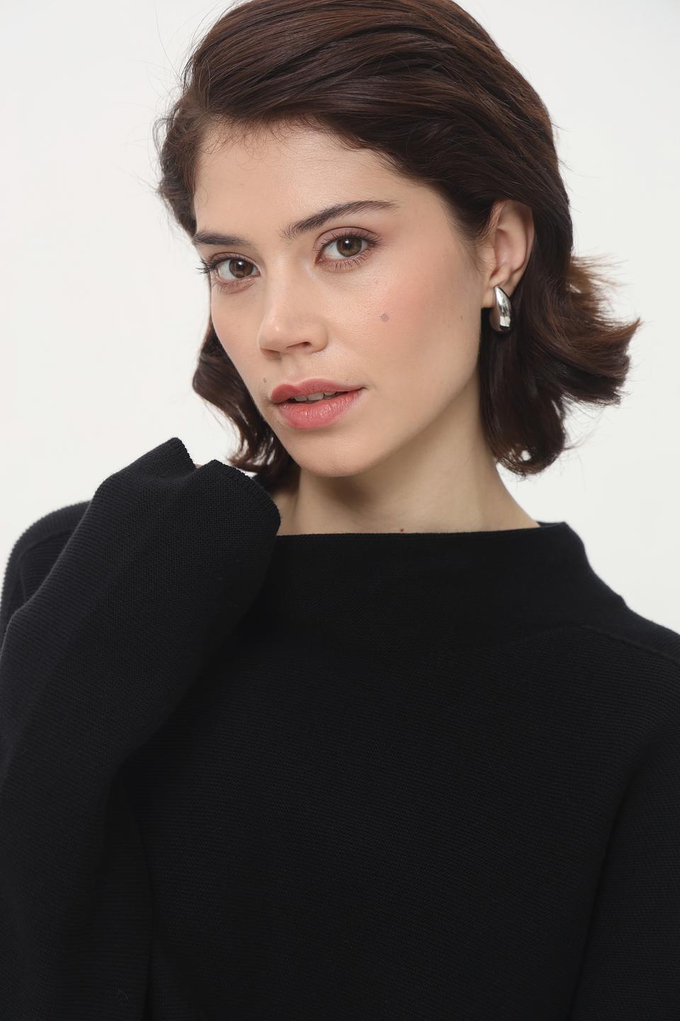 Пуловер Cinque чёрный с горловиной