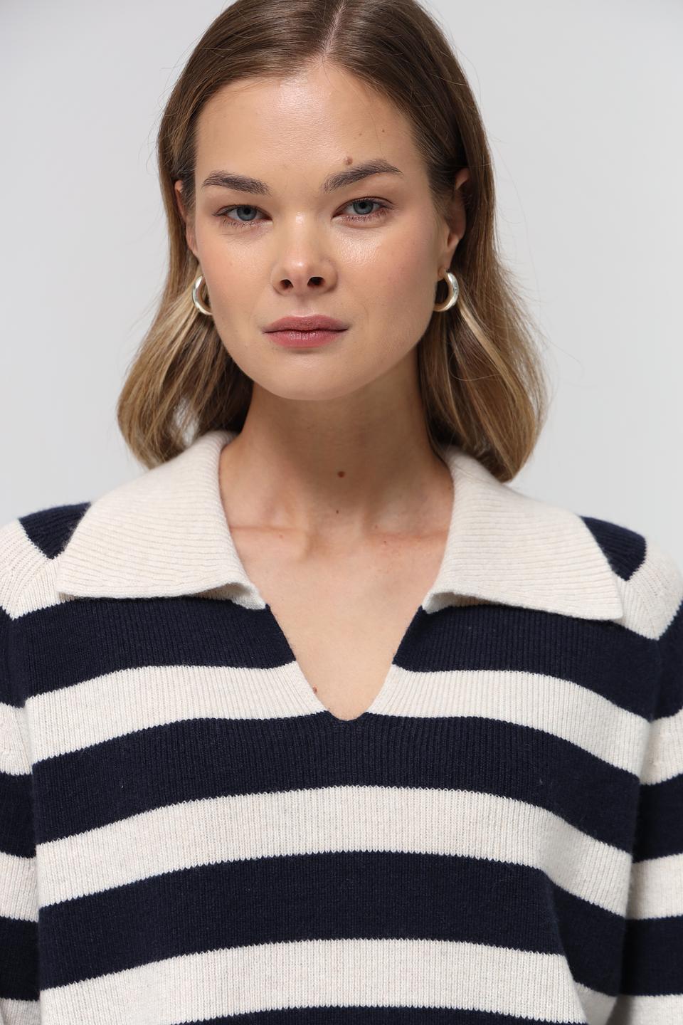 Пуловер Oui в полоску