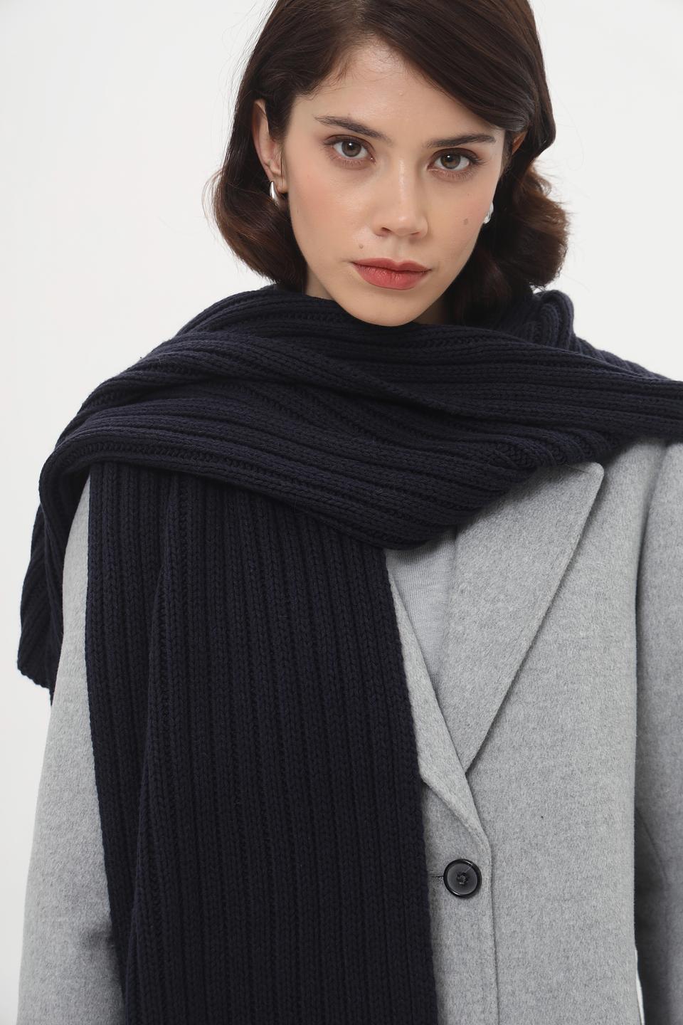 Шарф Oui вязаный чёрный