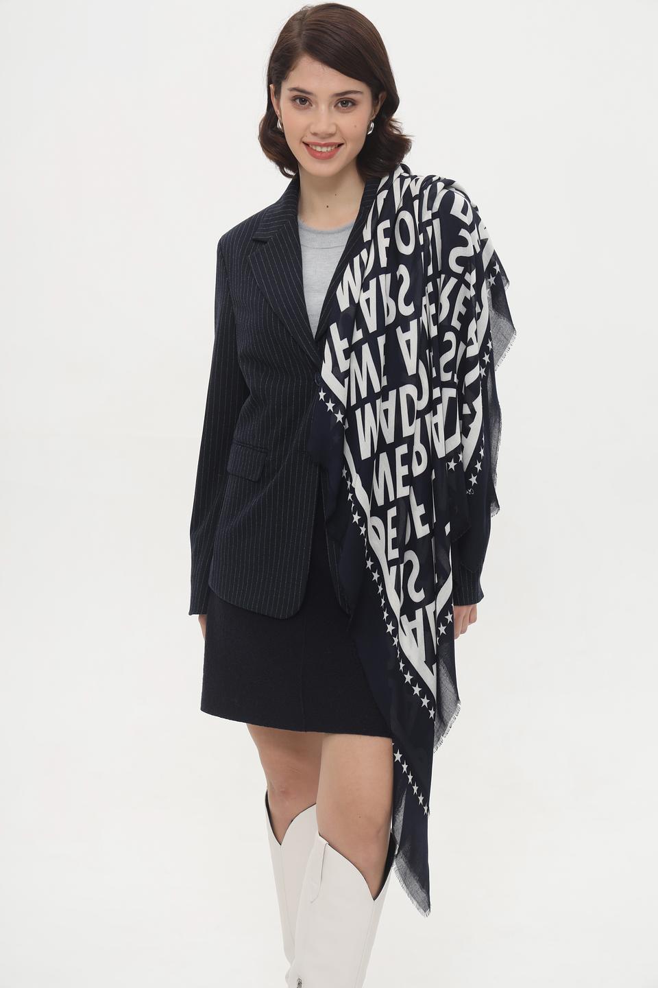 Шарф Oui с принтом и звёздами